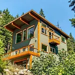 Luxurious Lake Views