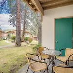 Das Bavarian Condo, 5 Star Ground Floor Unit, Walk To Town, Sleeps 6