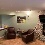 Fox Den Bed & Breakfast