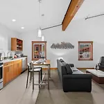 Front Street Suites