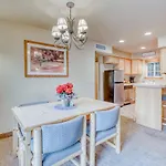 Icicle Village Resort 401 & 402: Ponderosa Hideaway