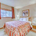 Icicle Village Resort 401 & 402: Ponderosa Hideaway
