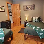 Wander Inn, 4 Bedroom 2 Bath, 5 Min To Downtown, Custom Home