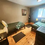 Wander Inn, 4 Bedroom 2 Bath, 5 Min To Downtown, Custom Home