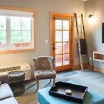 The Suites On Main