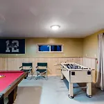 Towering Pines Cabin & Game Room
