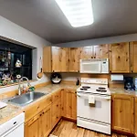 Towering Pines Cabin & Game Room