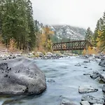 All Seasons Getaway By Nw Comfy Cabins