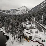 All Seasons River Inn