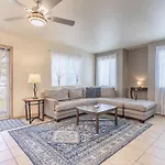 Walk To Downtown Leavenworth * Sleeps 6 + Pets * Ground Level Gem!