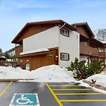 Icicle Village Resort 402: Juniper Studio