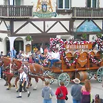 Linderhof Inn
