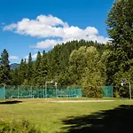 Leavenworth Camping Resort Tiny House Belle