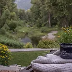 Run Of The River Inn And Refuge