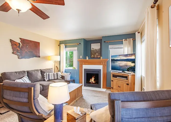 Das Bavarian Condo, 5 Star Ground Floor Unit, Walk To Town, Sleeps 6