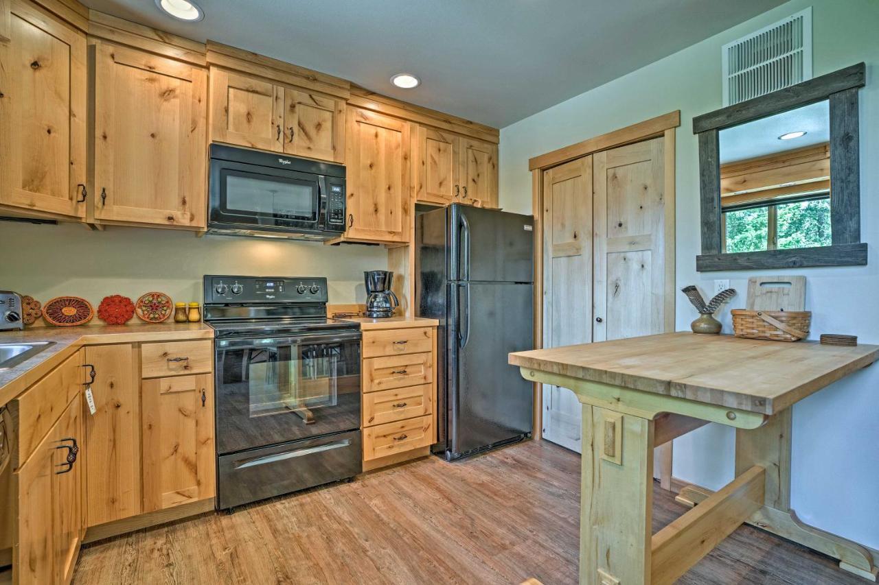 Private With Mtn Views And Fire Pit Holiday home *