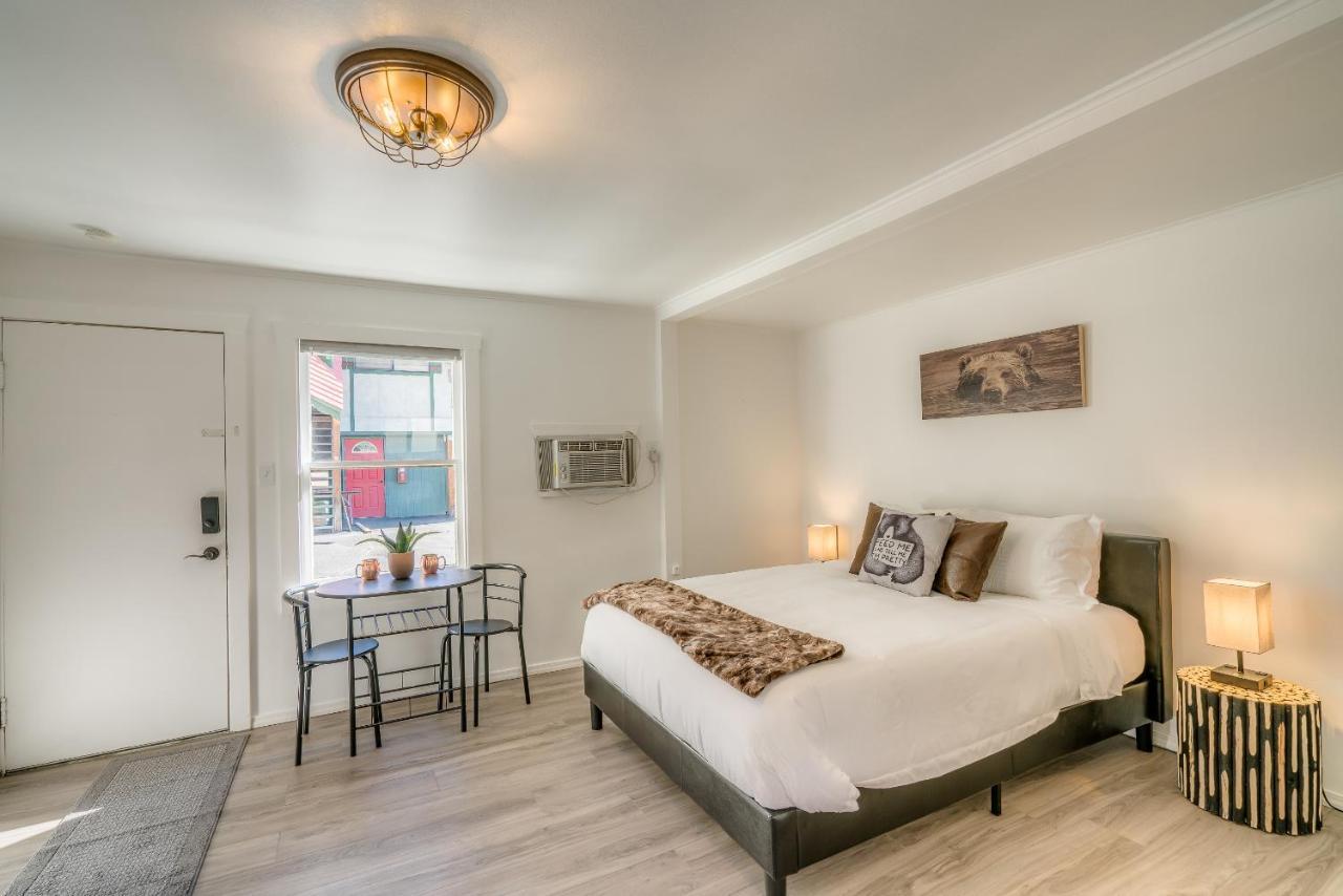 Hotel Wanderlust 4*