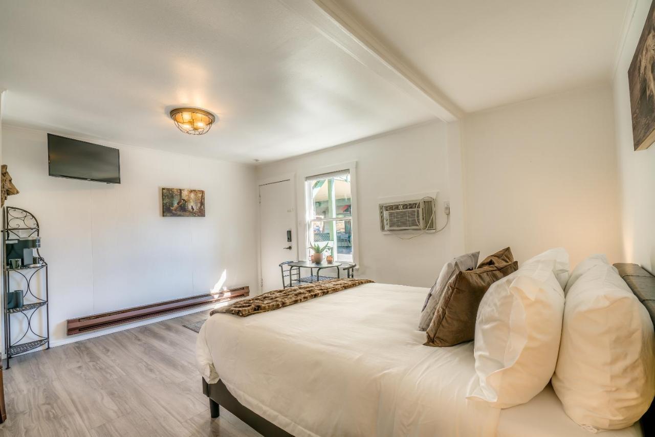 Wanderlust Hotel
