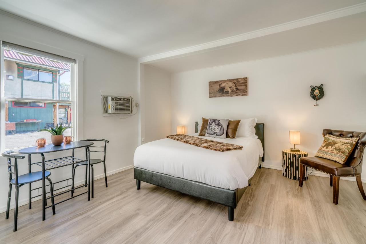 Wanderlust Hotel 4*
