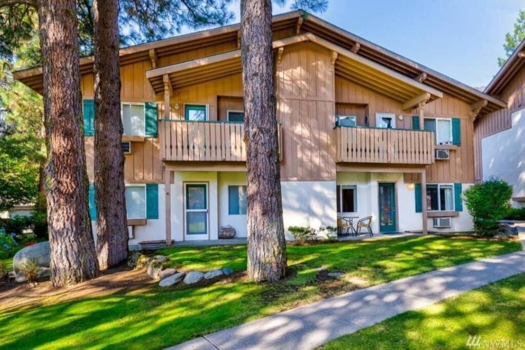 Holiday home Bavarian Condo, 5 Star Ground Floor Unit, Walk To Town, Sleeps 6 *