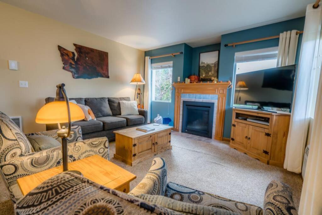 Bavarian Condo, 5 Star Ground Floor Unit, Walk To Town, Sleeps 6 Leavenworth