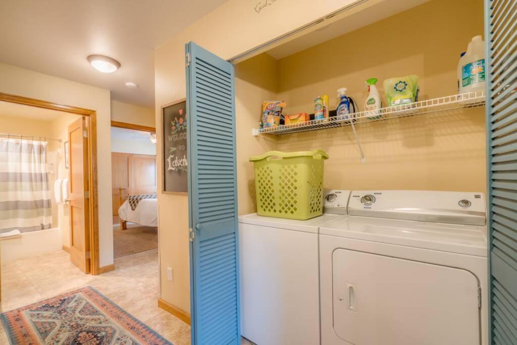 Bavarian Condo, 5 Star Ground Floor Unit, Walk To Town, Sleeps 6 Leavenworth
