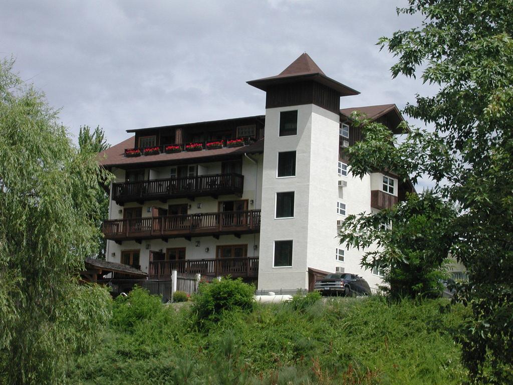 The Blackbird 3* Leavenworth