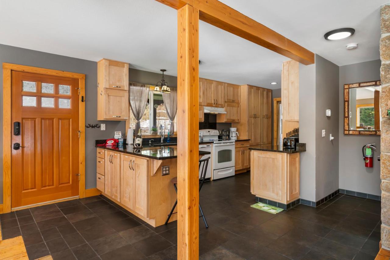 Wander Inn, 4 Bedroom 2 Bath, 5 Min To Downtown, Custom *