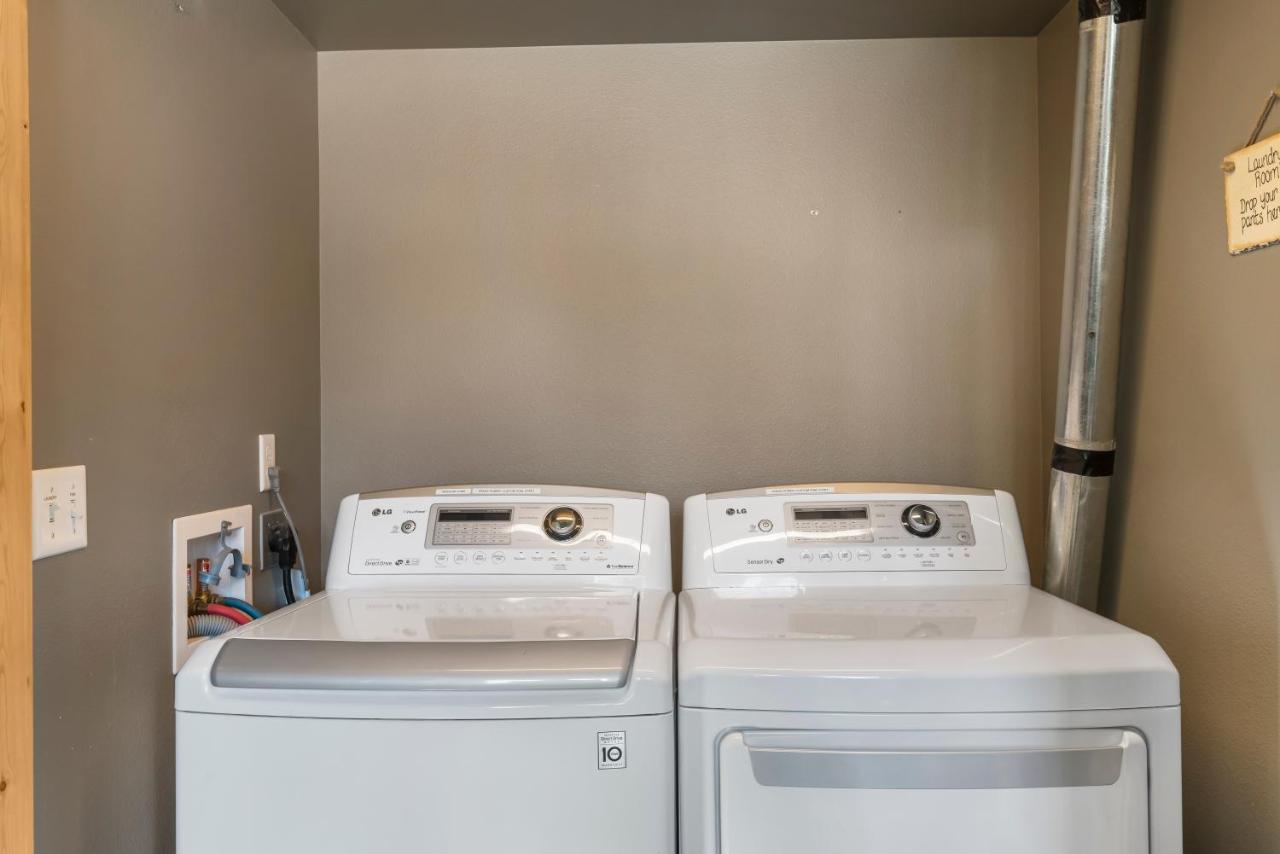 Wander Inn, 4 Bedroom 2 Bath, 5 Min To Downtown, Custom Holiday home Leavenworth