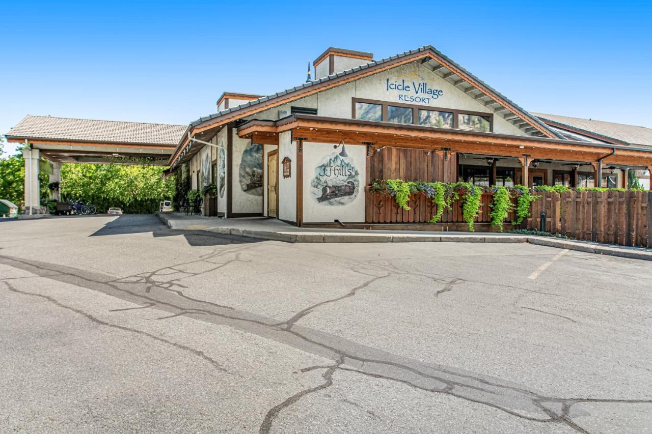 Aspen 505 & 506: Downtown Duo Apartment Leavenworth