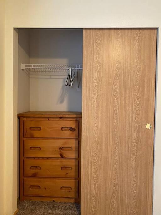 Walk To Downtown * Sleeps 6 + Pets * Ground Level Gem! * Leavenworth