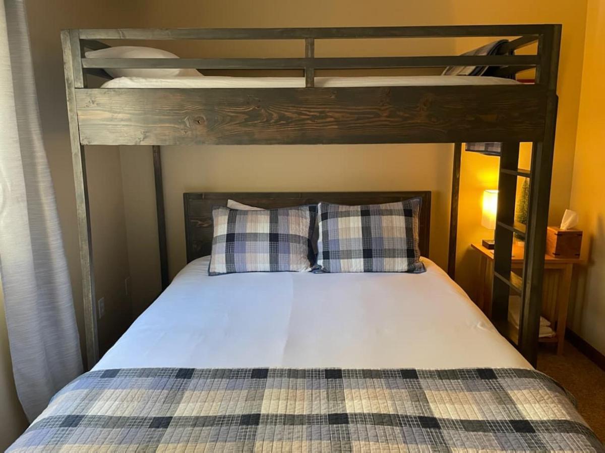 Bavarian Condo, 5 Star Ground Floor Unit, Walk To Town, Sleeps 6 * Leavenworth