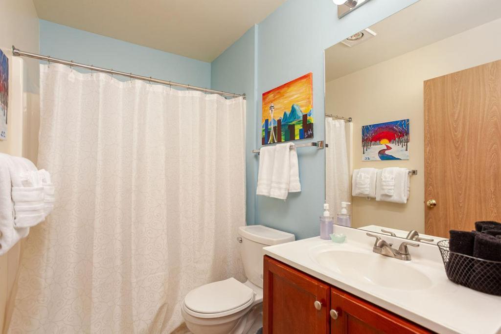 Walk To Downtown * Sleeps 6 + Pets * Ground Level Gem! Leavenworth