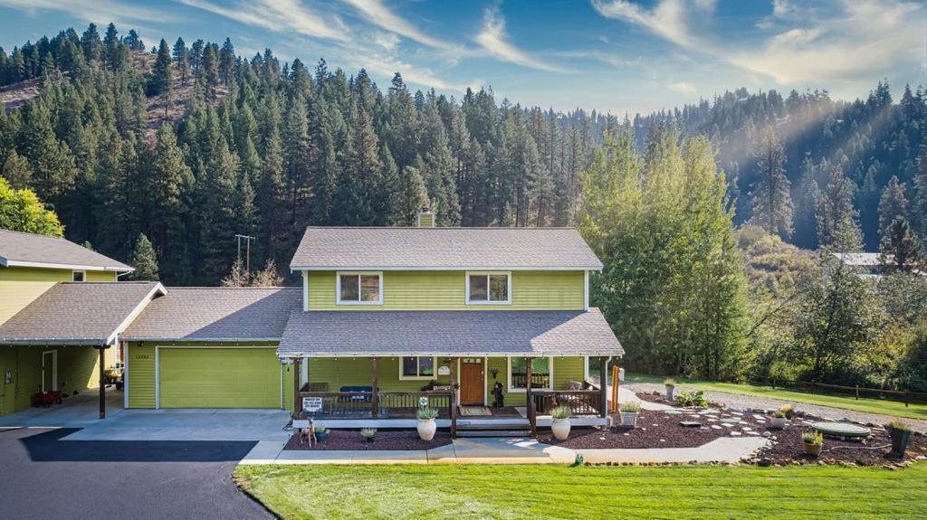 Wander Inn, 4 Bedroom 2 Bath, 5 Min To Downtown, Custom Holiday home Leavenworth