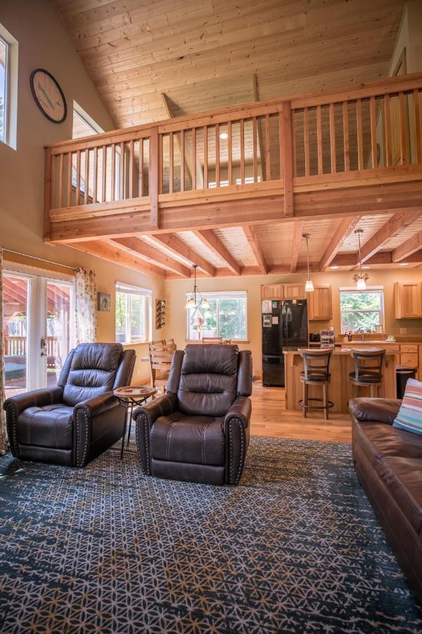 Paws In The Mountains By Nw Comfy Holiday home
