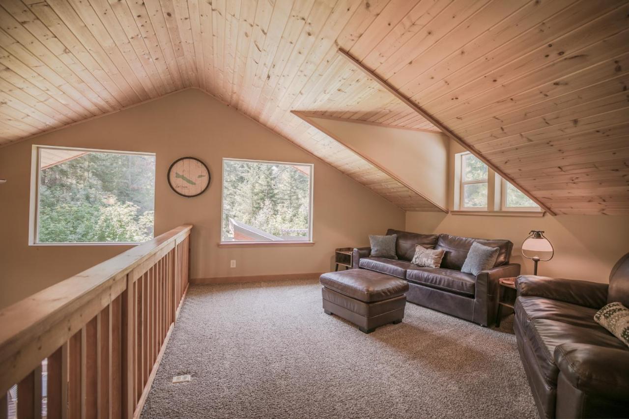Paws In The Mountains By Nw Comfy Holiday home *