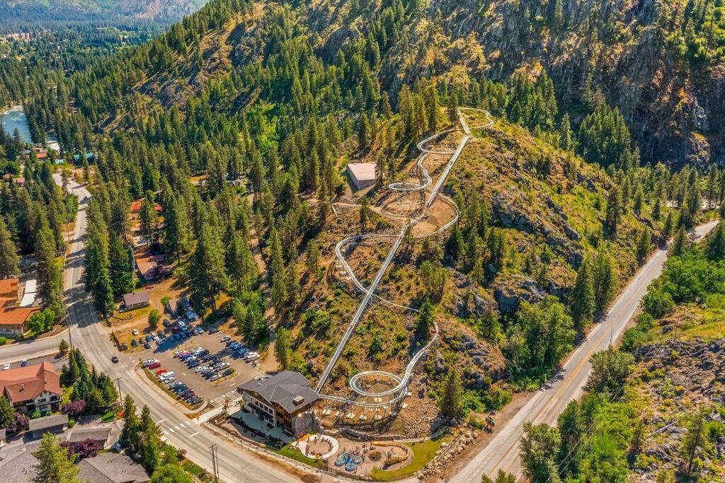 Dasha's Alpine Retreat At Icicle Village With Pool And Hot Tub Apartment