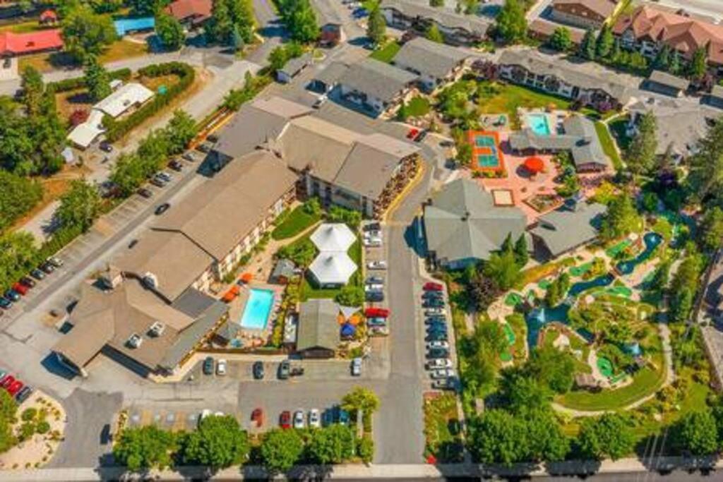 Apartment Adventurer's Escape At Icicle Village With Pool And Hot Tub Leavenworth