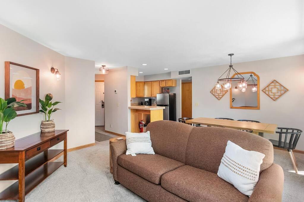Apartment Adventurer's Escape At Icicle Village With Pool And Hot Tub *