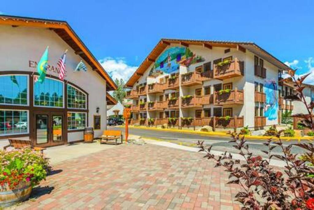 Apartment Dasha's Alpine Retreat At Icicle Village With Pool And Hot Tub
