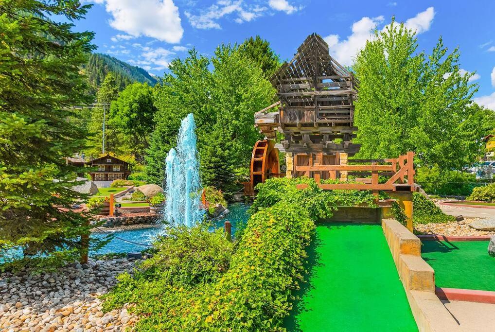 Apartment Dasha's Alpine Retreat At Icicle Village With Pool And Hot Tub