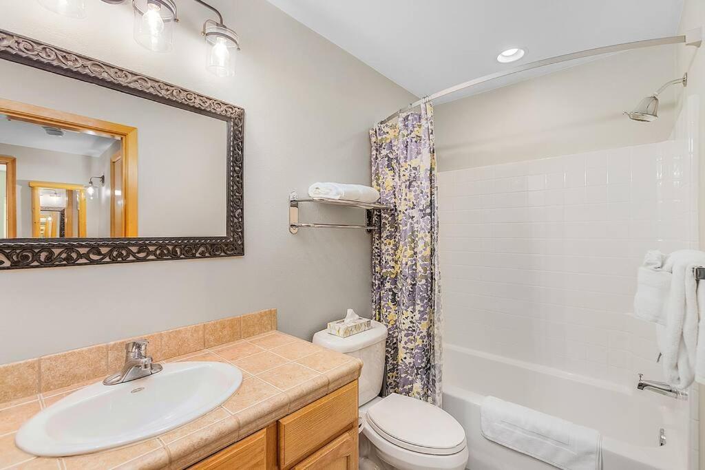 Apartment Dasha's Alpine Retreat At Icicle Village With Pool And Hot Tub Leavenworth