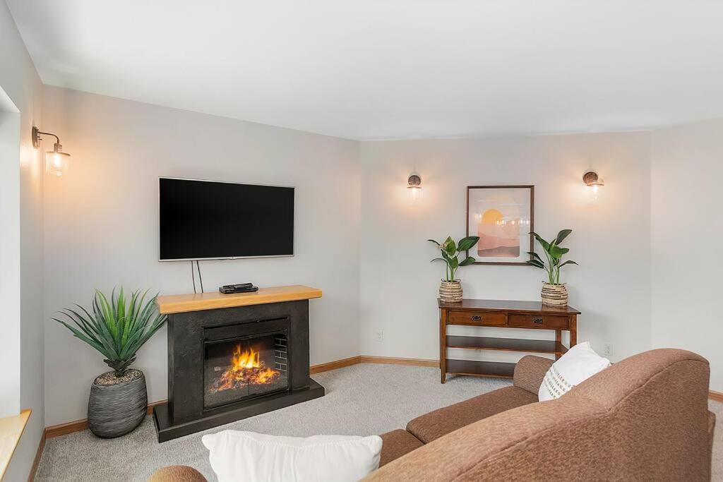 Adventurer's Escape At Icicle Village With Pool And Hot Tub Apartment *