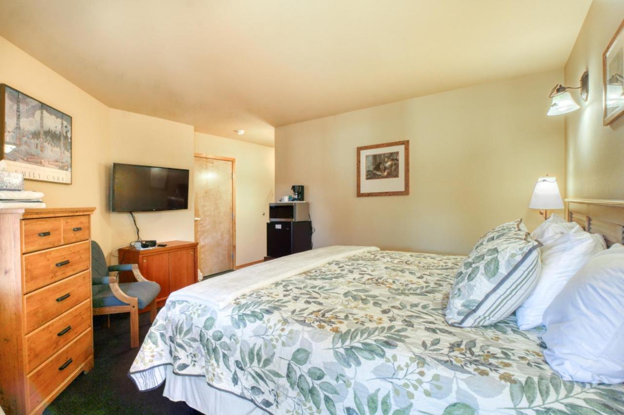 Icicle Village 507 & 508: Alpine Reflections Apartment Leavenworth