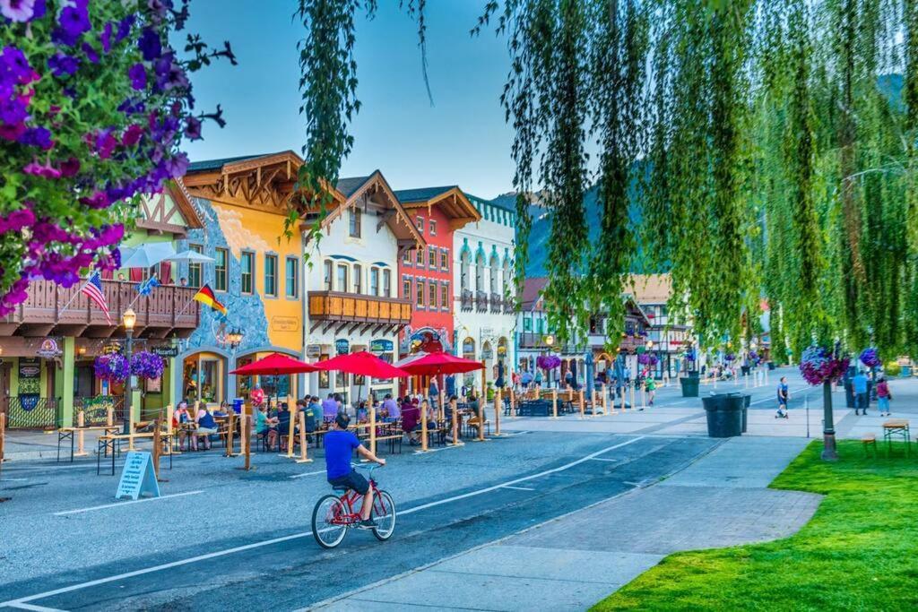 River's Bend - Hot Tub, Fire Pit, Games & * Leavenworth