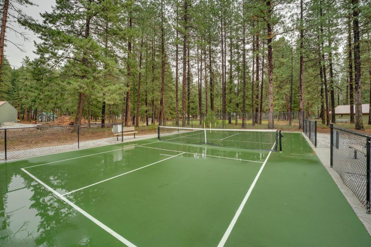 With Deck, Hot Tub And Game Room! *