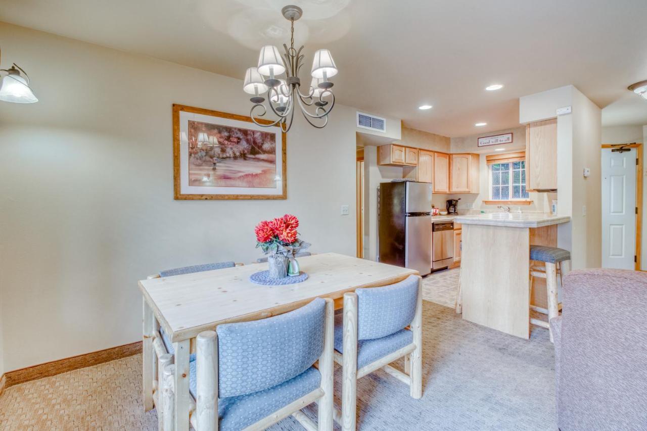 Apartment Icicle Village 401 & 402: Ponderosa Hideaway Leavenworth