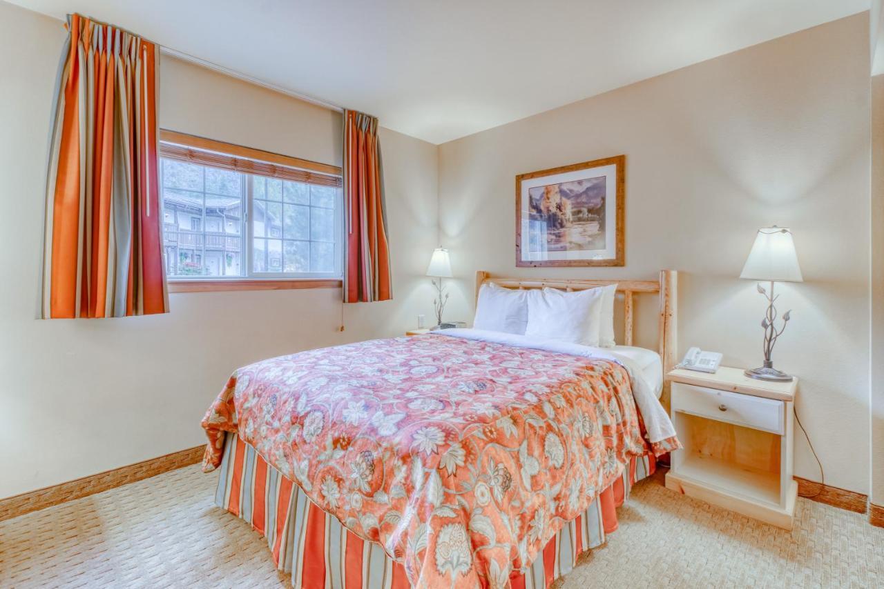 Icicle Village 401 & 402: Ponderosa Hideaway * Leavenworth