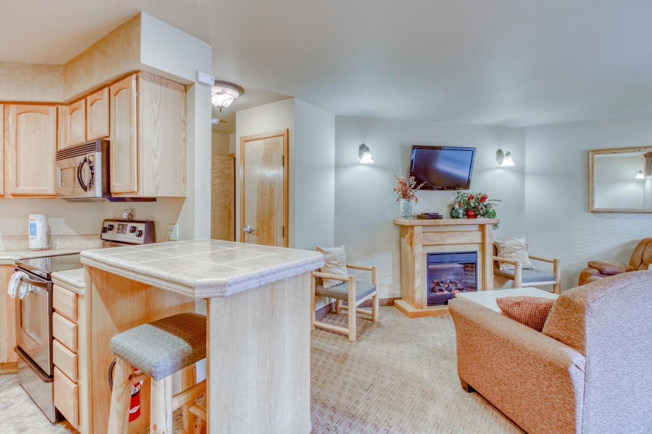 Apartment Icicle Village 401 & 402: Ponderosa Hideaway *