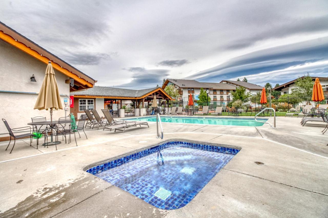 Icicle Village 401 & 402: Ponderosa Hideaway Apartment Leavenworth